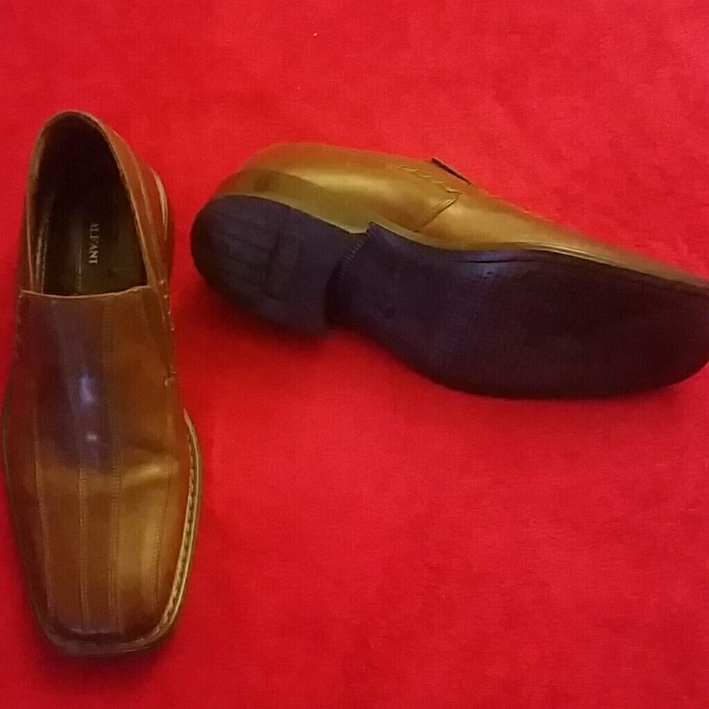 Shoes - Picture 2 of 2
